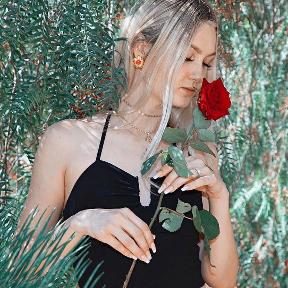 Black spaghetti strap halter top